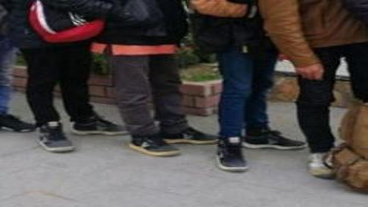 Düzce'de 12 düzensiz göçmen yakalandı
