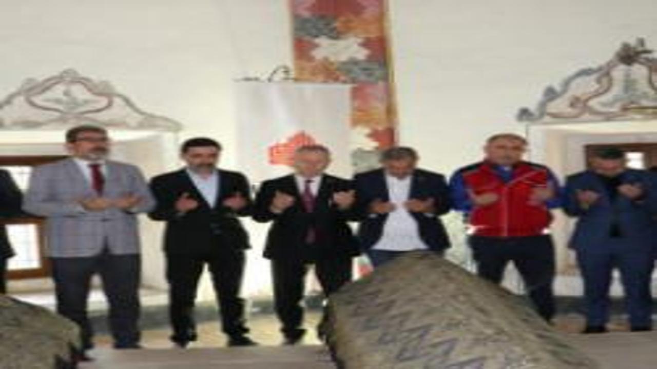 Fatih Sultan Mehmet'in annesi Hüma Hatun dualarla anıldı
