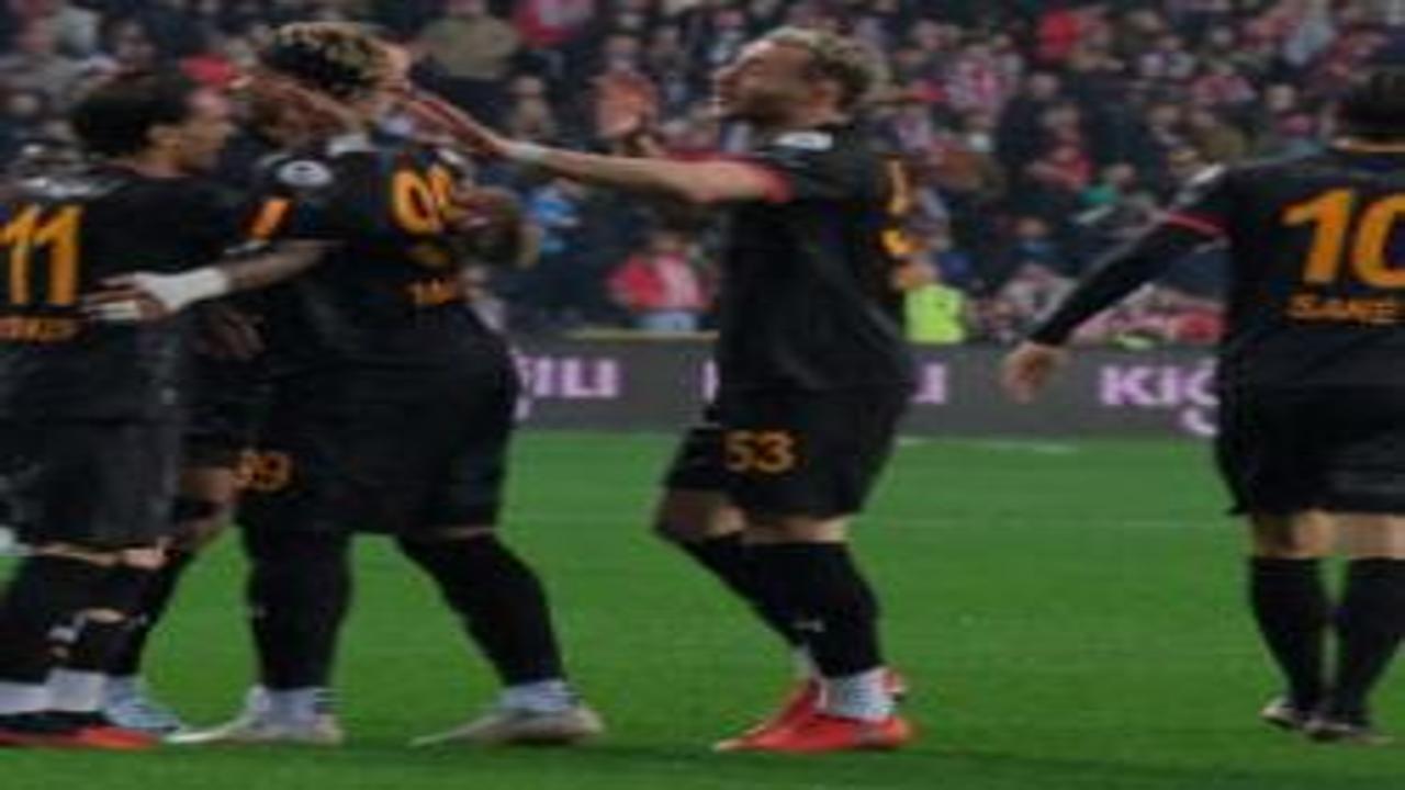 Galatasaray - Antalyaspor! İlk 11'ler
