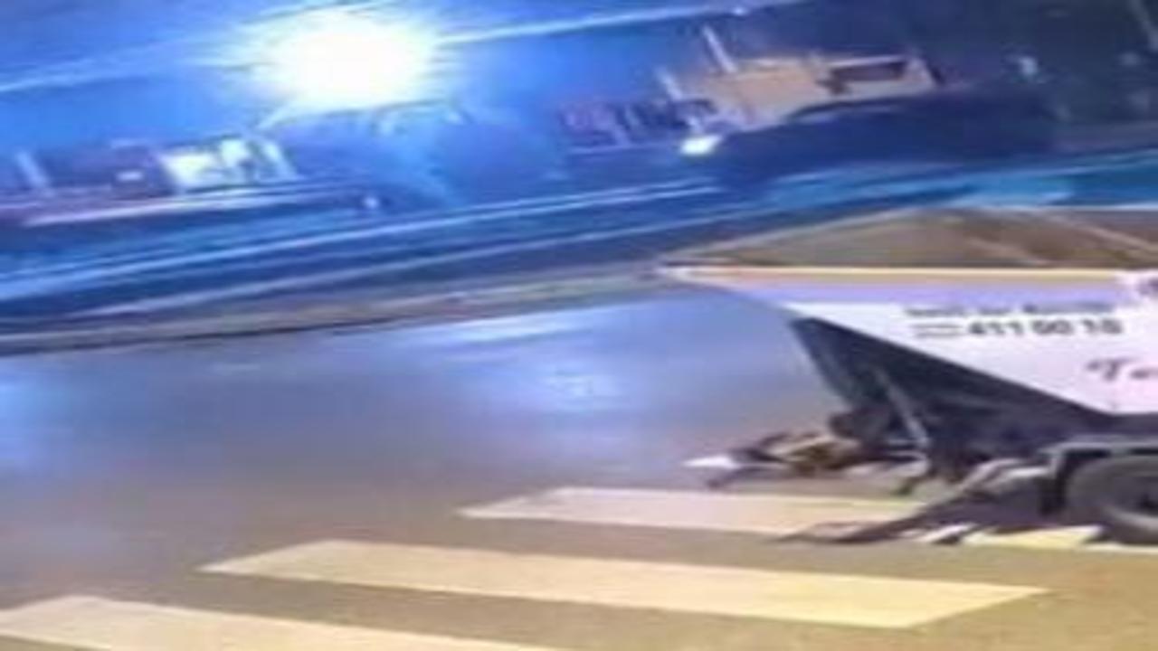 Gece yarısı korkunç kaza: Motosiklet pikaba çarptı, 2 kişi ağır yaralı