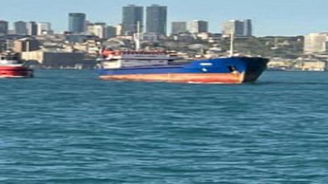 İstanbul Boğazı'nda gemi makine arızası yaptı: Kıyı emniyeti harekete geçti
