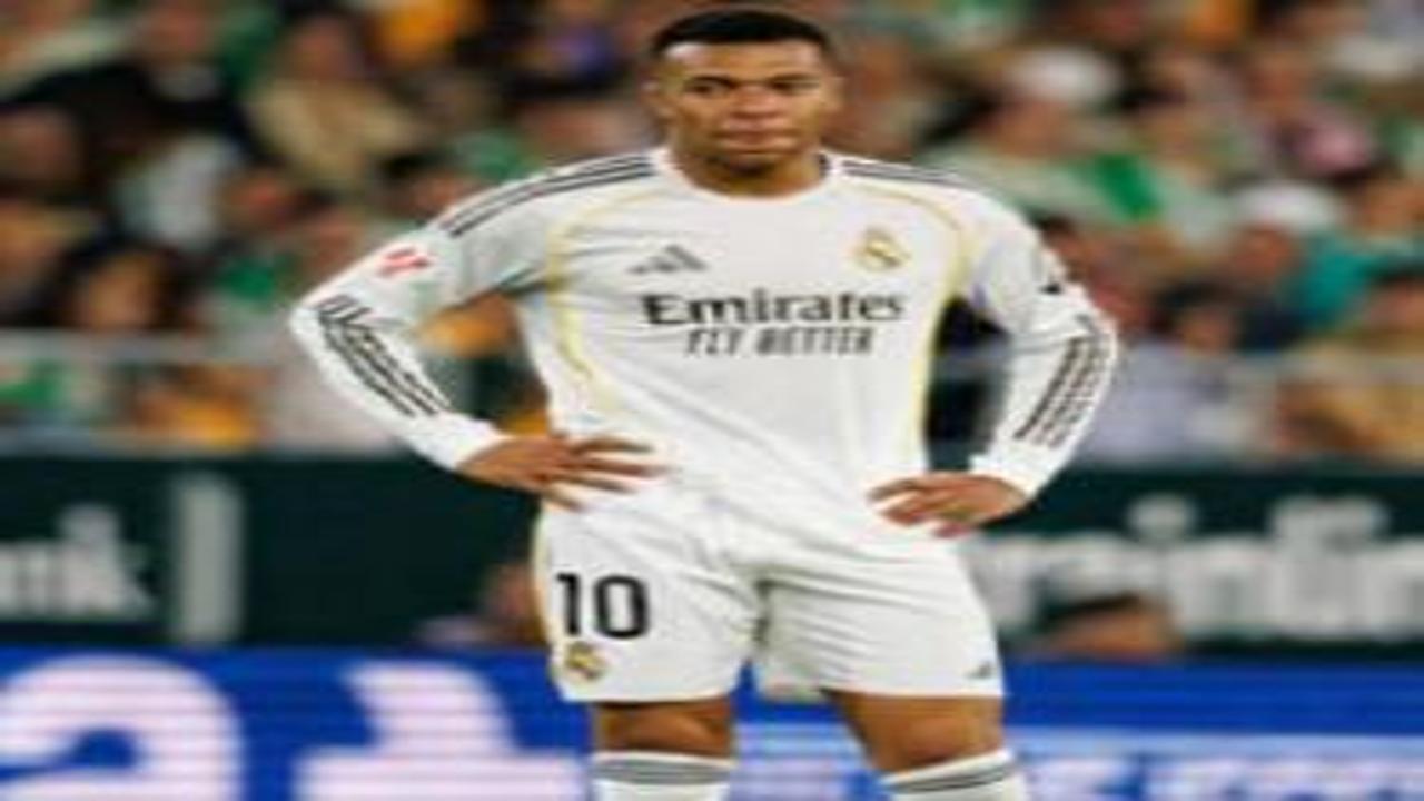 Real Madrid taraftarı imza kampanyası başlattı! Milyonlarca kişi yıldız ismi istemiyor