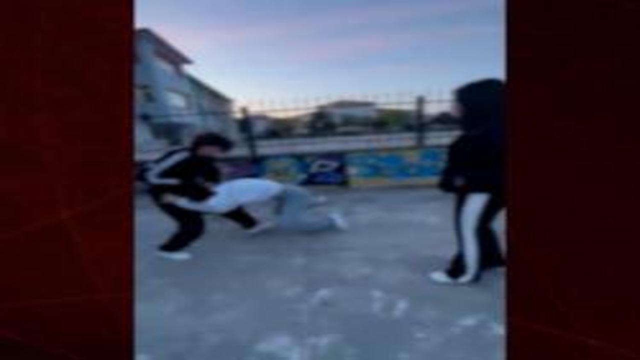 Samsun'daki akran zorbalığı pes dedirtti! Kız öğrenciye tekme ve tokatlı saldırı