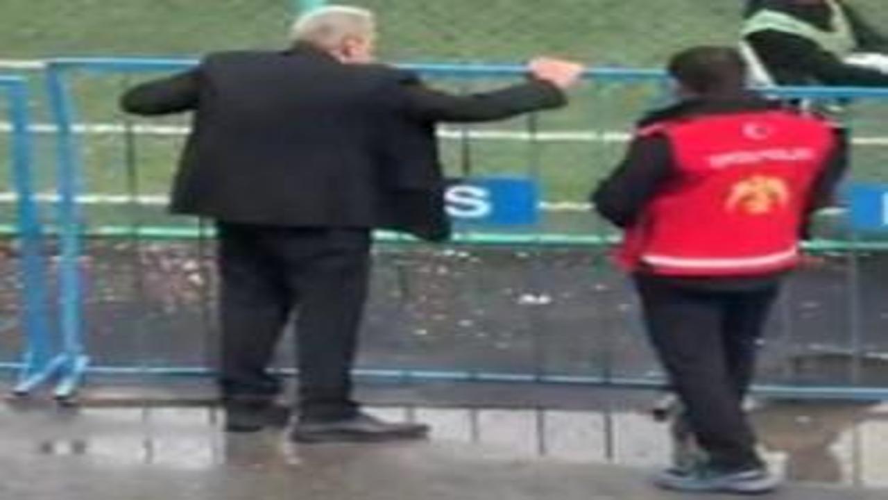 Türk futbolu bunu da gördü! Yönetici sahaya indi: Futbolcular şikeyi ifşa etti