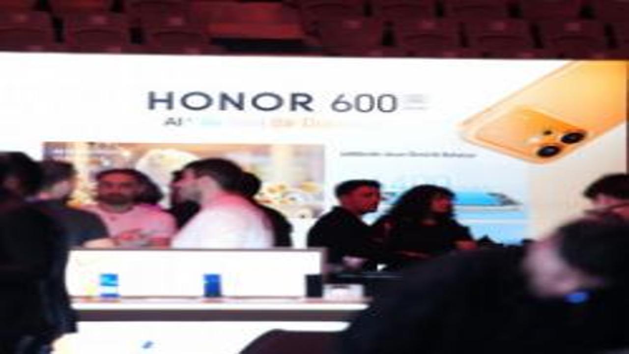 Yapay zeka özelliklerini zirveye taşıyan HONOR 600 Serisi Türkiye’de