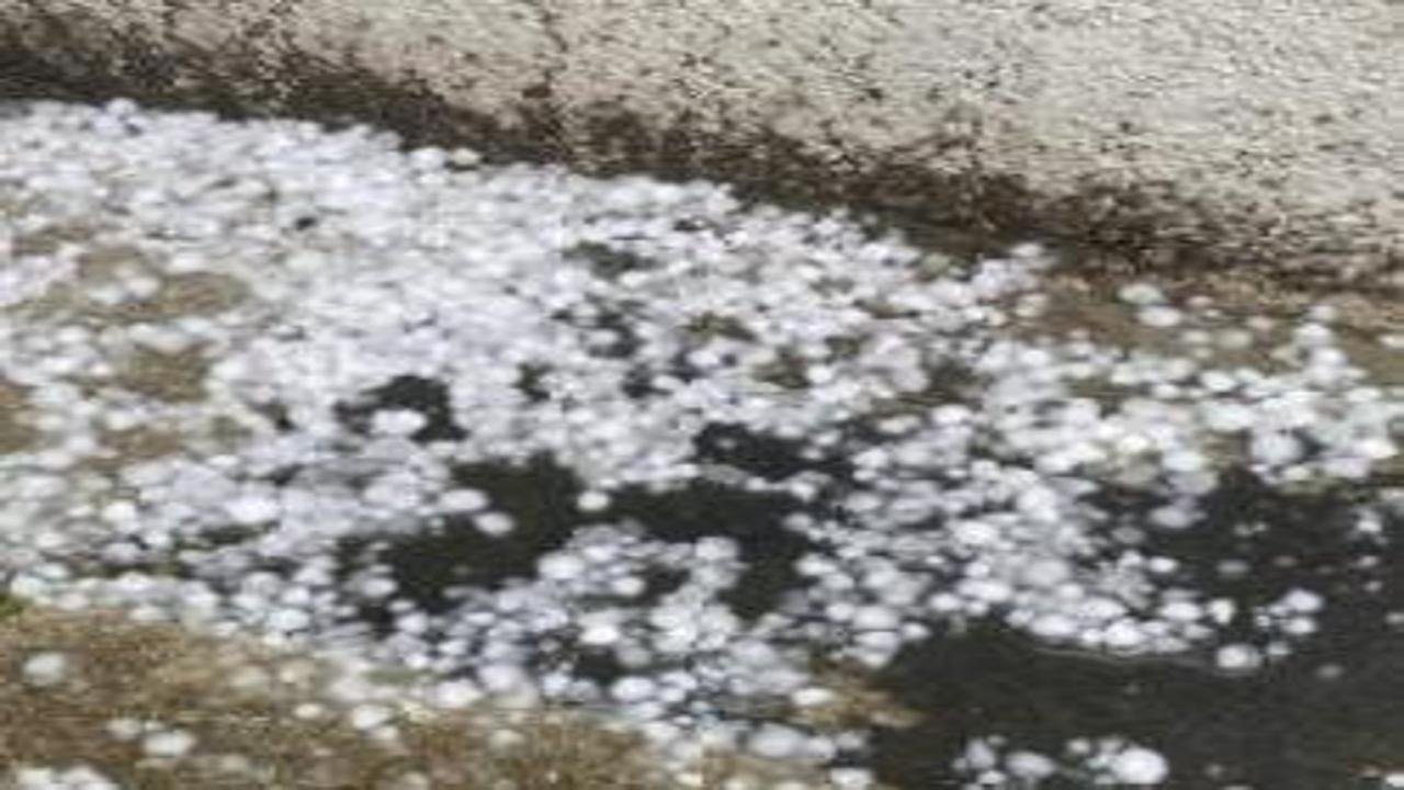 Meteoroloji uyarmıştı: 2 İl beyaza büründü! Ceviz büyüklüğünde dolu...