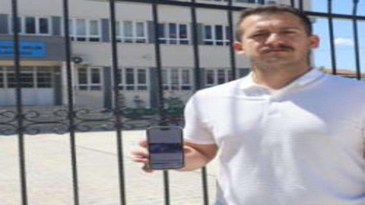 Teneffüste nefes alamayan ğrencisini öğretmeni Heimlich manevrasıyla kurtardı