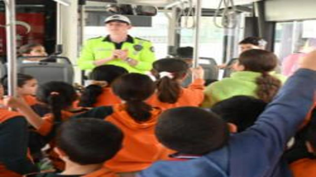 Başkan Altay: Trafikte nezaketin yaygınlaştığı bir şehir hedefiyle çalışıyoruz!