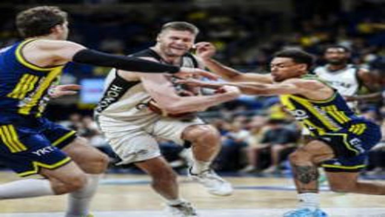 Beşiktaş'tan derbide Fenerbahçe'ye darbe
