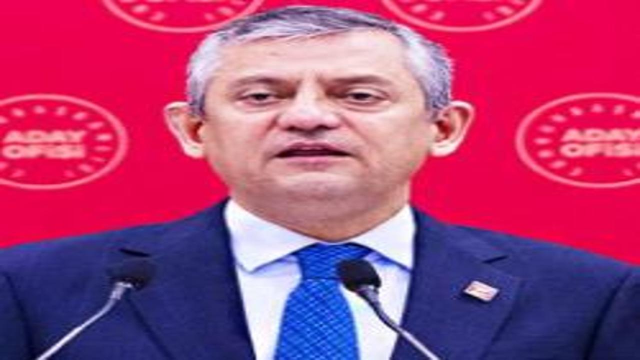 CHP'yi yeni bir korku sardı: Özel'in gece mesajlaşmaları