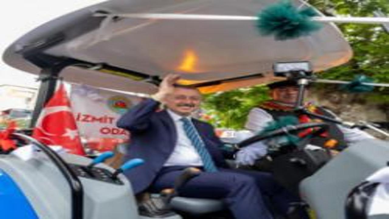 Çiftçiler traktörleriyle katıldı: Avrupa’da eylem Kocaeli’de şenlik var