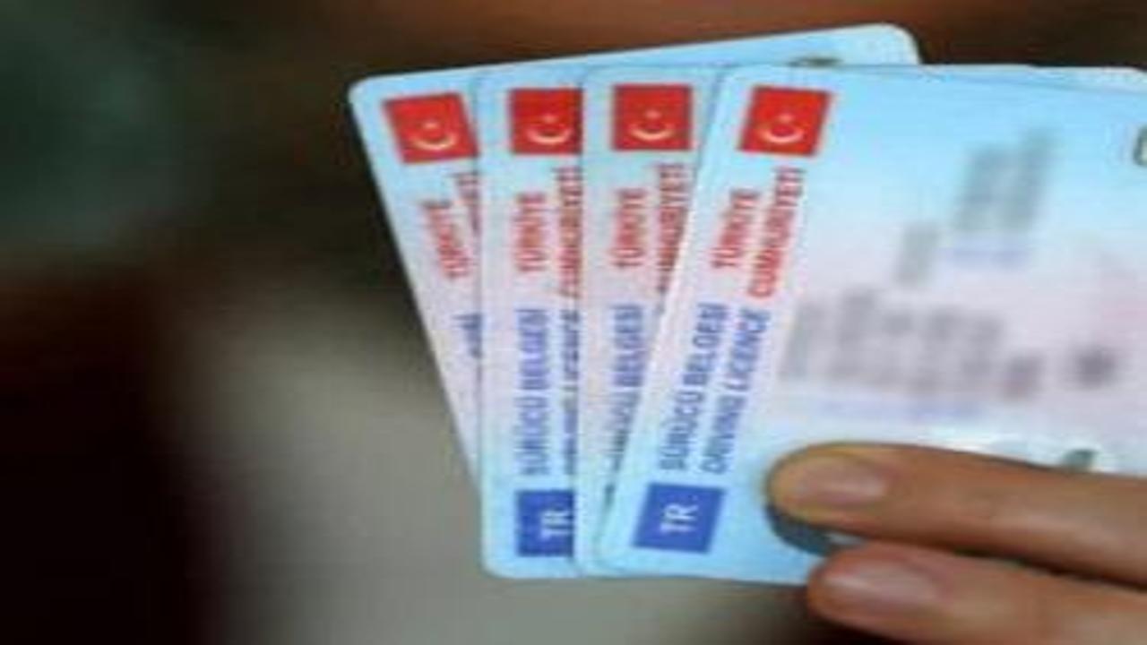 Ehliyet sahipleri için yeni karar! 65 ve 85 yaş kuralı getiriliyor