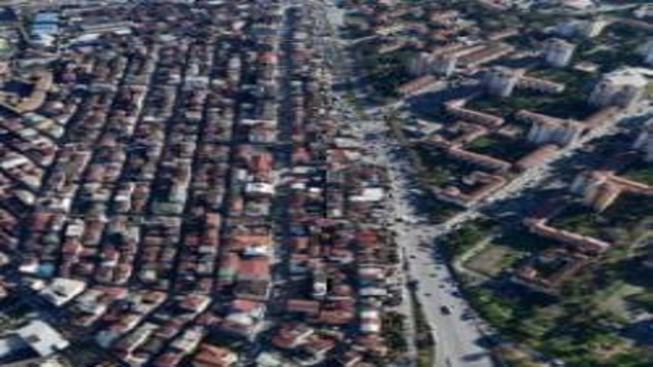 İstanbul’da hayatın iki farklı yüzü aynı karede! Dikkat çeken görüntü