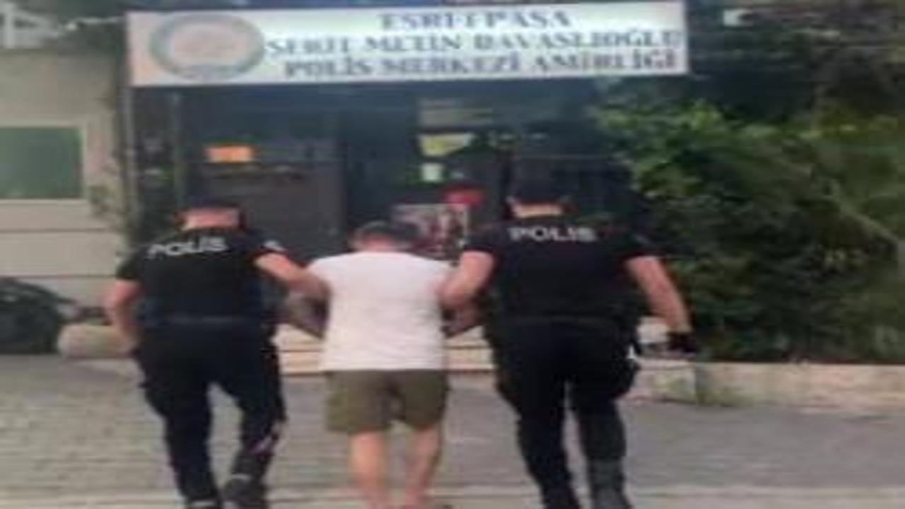 İzmir’de 2 firari hükümlü yakalandı