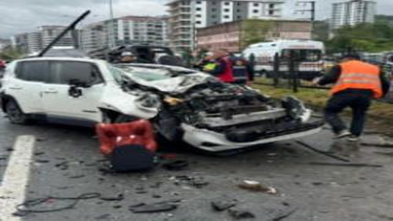 Rize’de feci kaza: 1 ölü, 7 yaralı