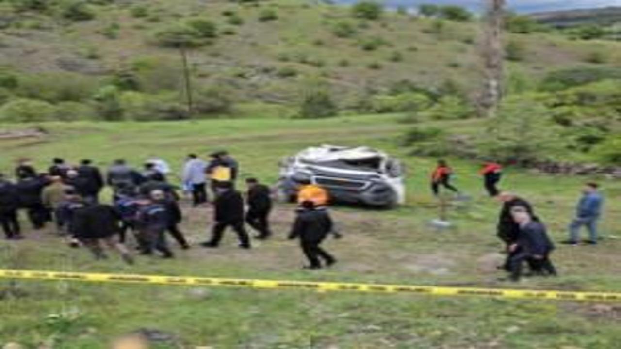 Yozgat'ta öğrenci servisi şarampole uçtu: 2'si öğrenci 3 ölü, 7 yaralı!