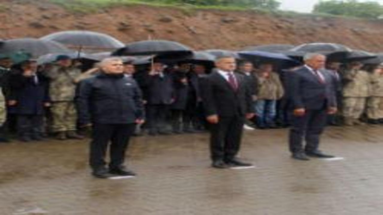 33 yıl önce şehit edilen 33 asker törenle anıldı