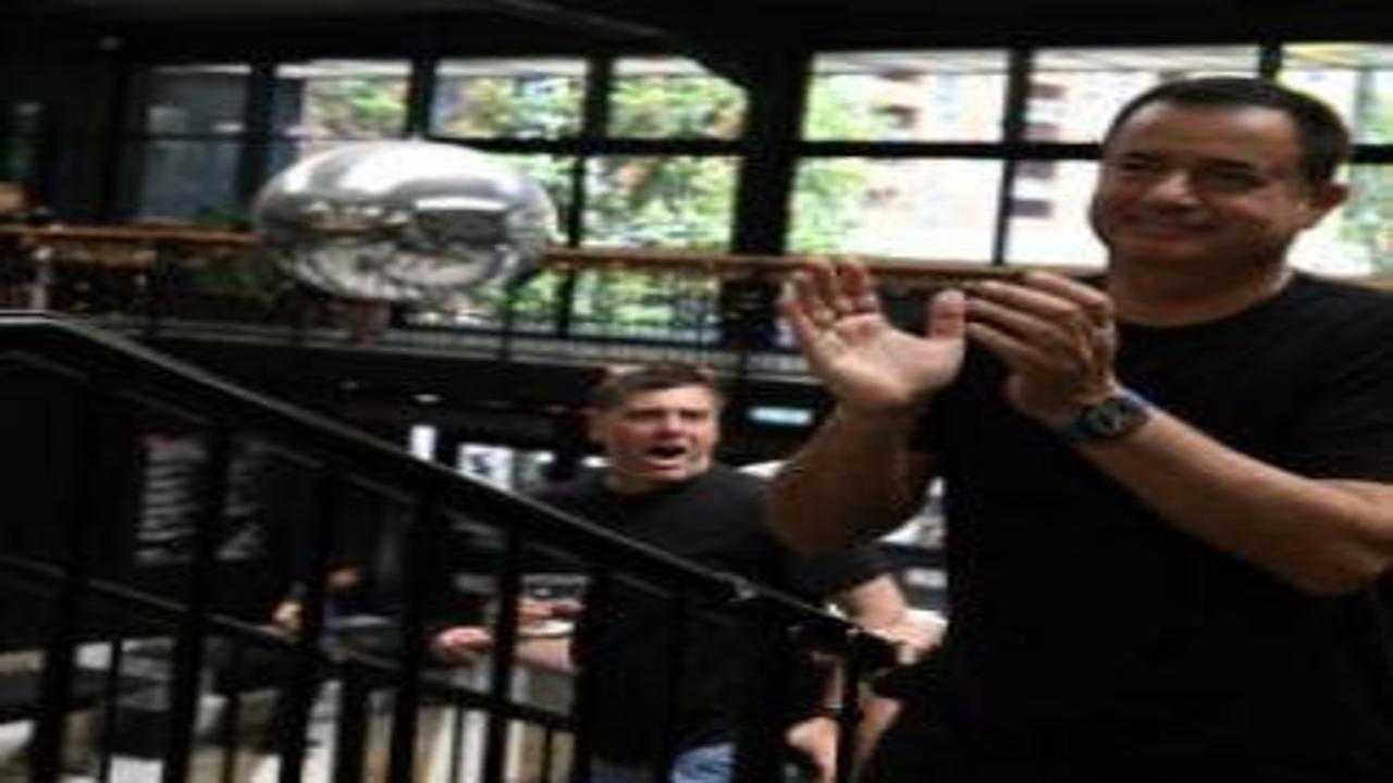Acun Ilıcalı'ya Premier Lig ödülü! Tarihi gelirin sahibi oldu