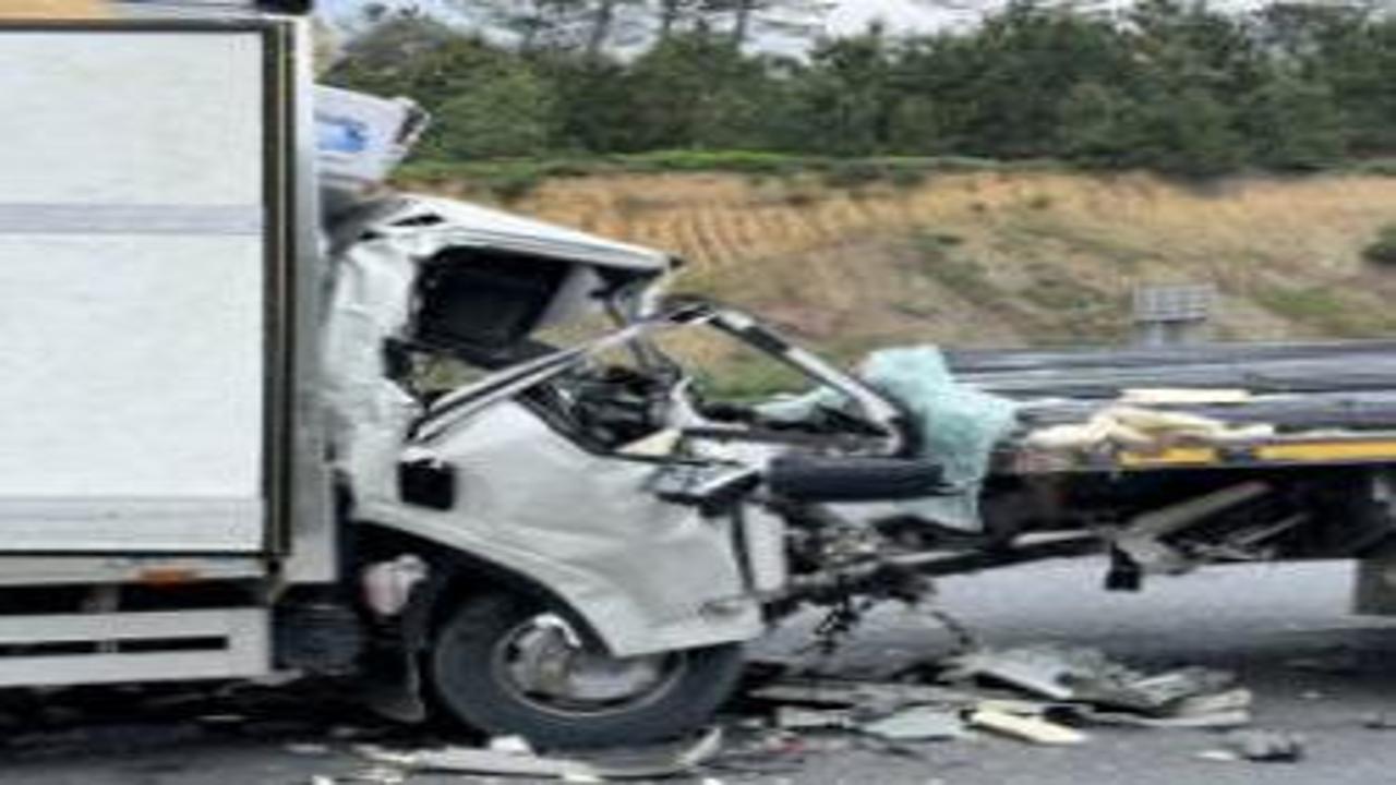 Arnavutköy'de feci kaza! Sürücü hayatını kaybetti