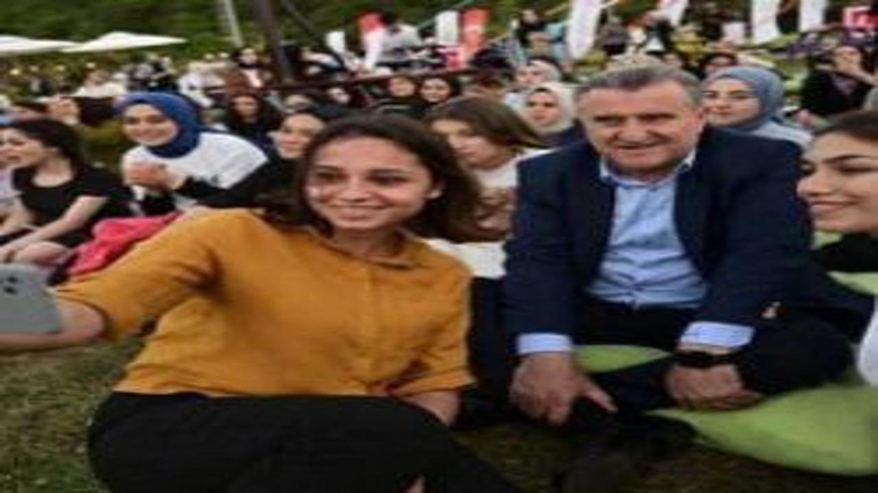Bakan Bak duyurdu: 2026 GSB Yaz Gençlik Kampları başvuruları başladı