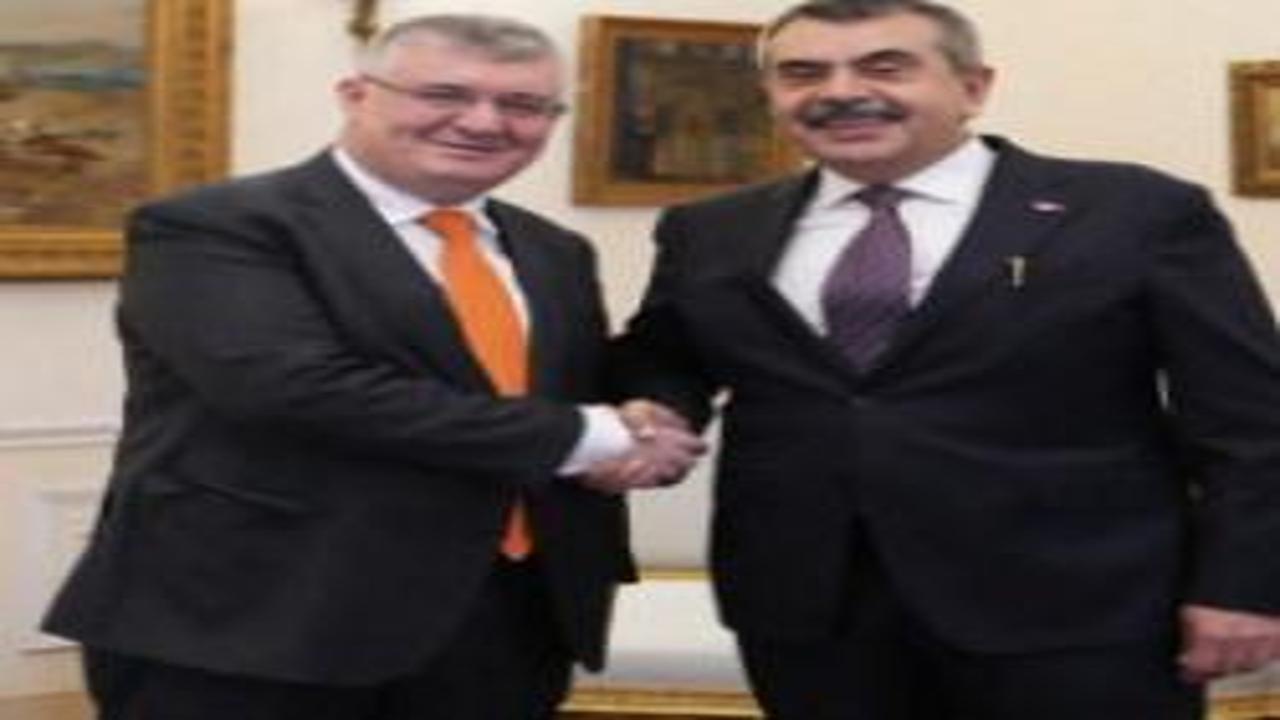 Bakan Tekin: Okullarda yapay zeka dönemi başlıyor, riskli durumlar emniyete bildirilecek