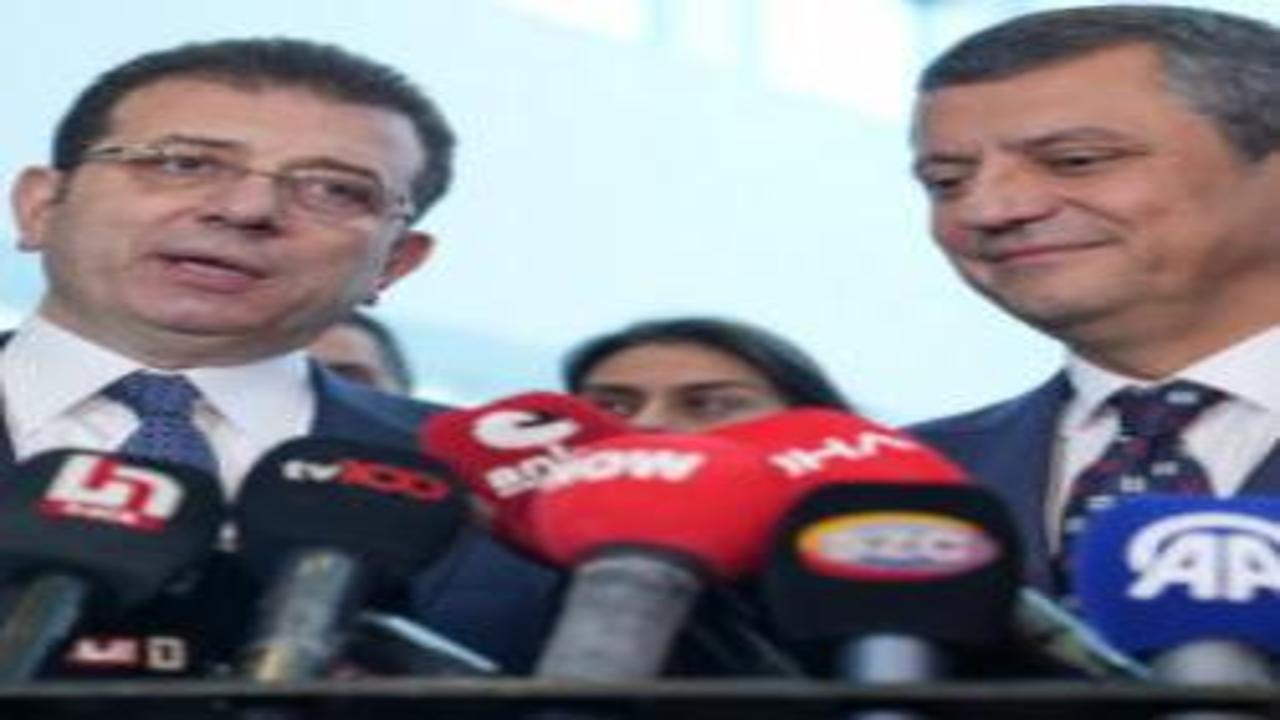 Tören gövde gösterisine dönüştü! Özgür Özel ve Ekrem İmamoğlu'na başkaldırı!
