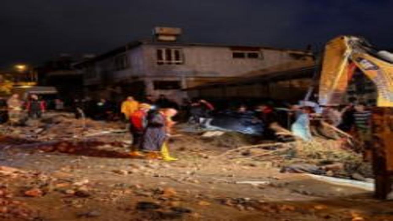 Hatay'da ev çöktü: 1 kişi hayatını kaybetti