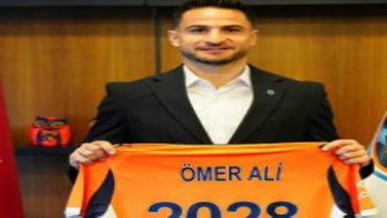 Başakşehir'de ilk imza! Kaptanla sözleşme imzalandı