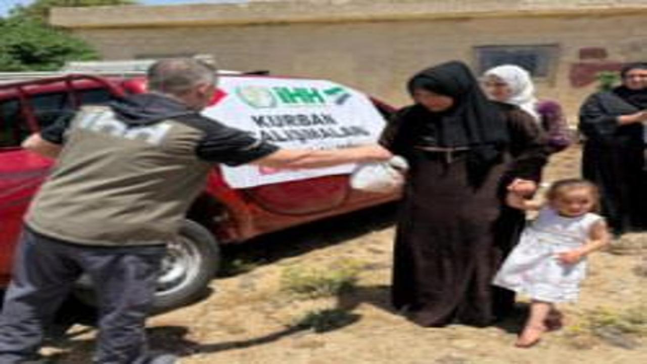 HH'dan Suriye'de binlerce savaş mağduruna Kurban Bayramı yardımı
