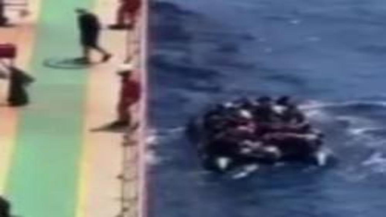 Akdeniz'de nefes kesen operasyon: 142 göçmen kurtarıldı! Türkler yine damga vurdu