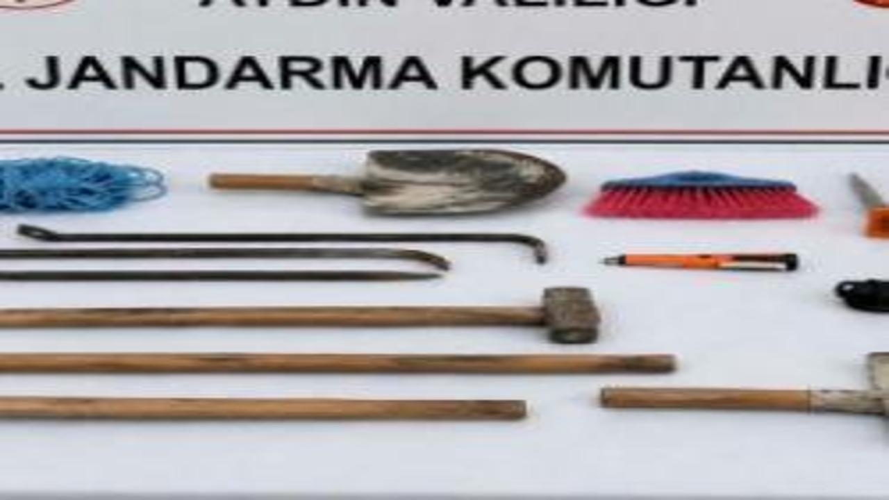 Aydın'da kaçak tarihi eser kazısına suçüstü; 3 gözaltı