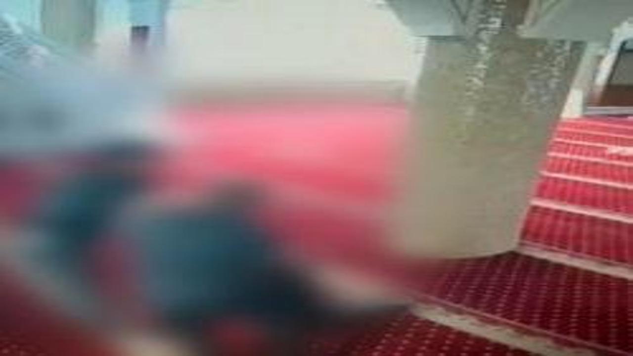 Bahçelievler'de camide temizlik yapan imamı darp etti: O anlar kamerada