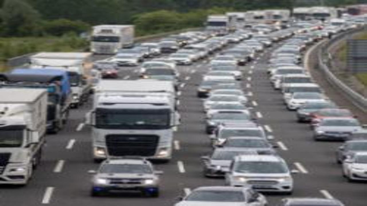 Bayram dönüşü trafiği rahatlatacak karar: Ağır vasıtaların İstanbul'a geçişi yasaklandı