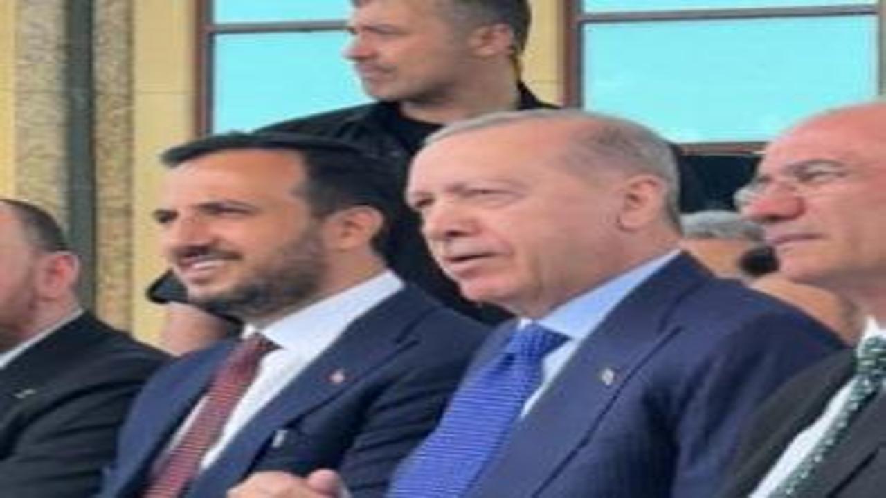Cumhurbaşkanı Erdoğan ''Türkler geliyor" eserine eşlik etti