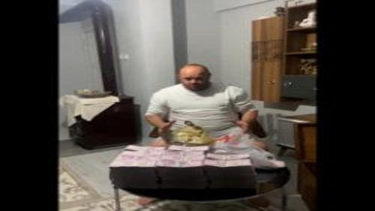Kurbanlıklarını satan besici balya balya paralarla kameraların karşısına geçti