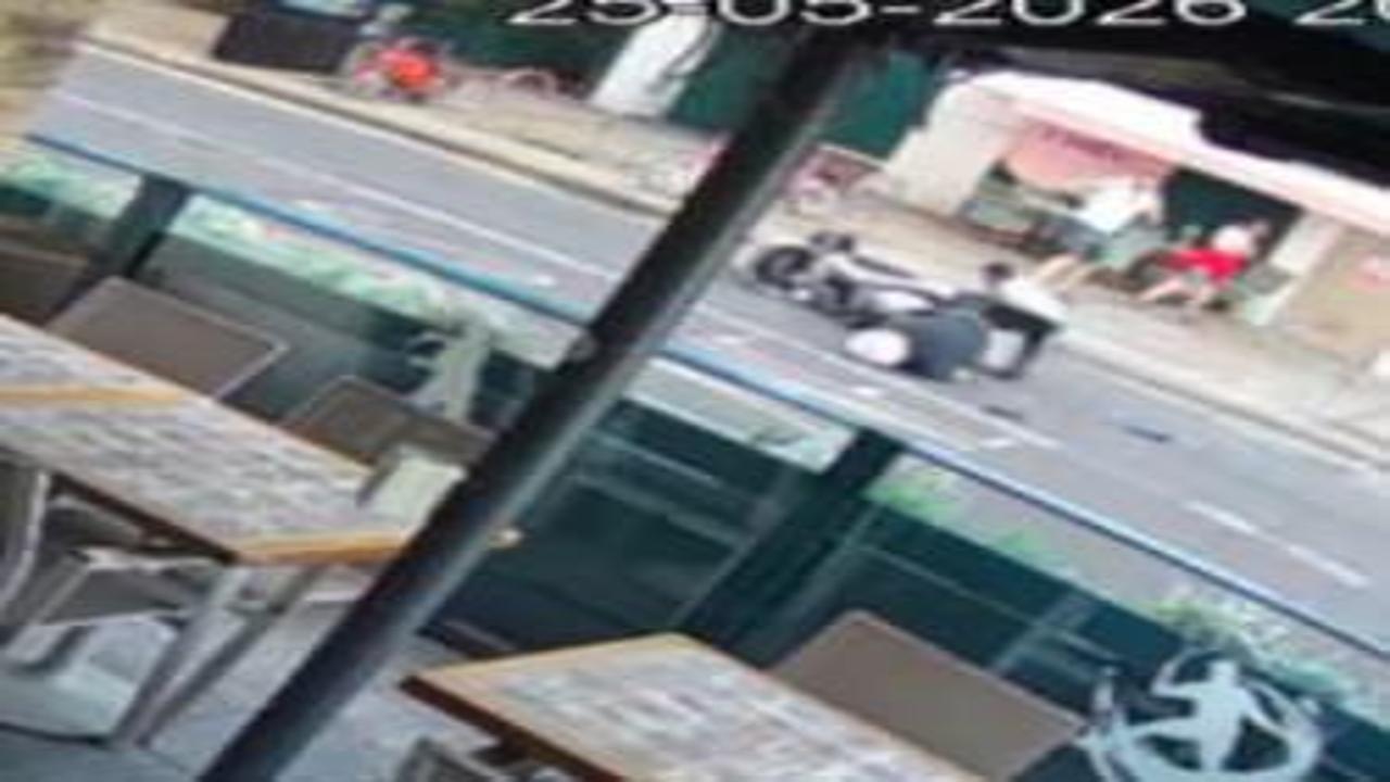 Londra'da Türk vatandaş motosikletin önüne atlayarak kız çocuğunu kurtardı
