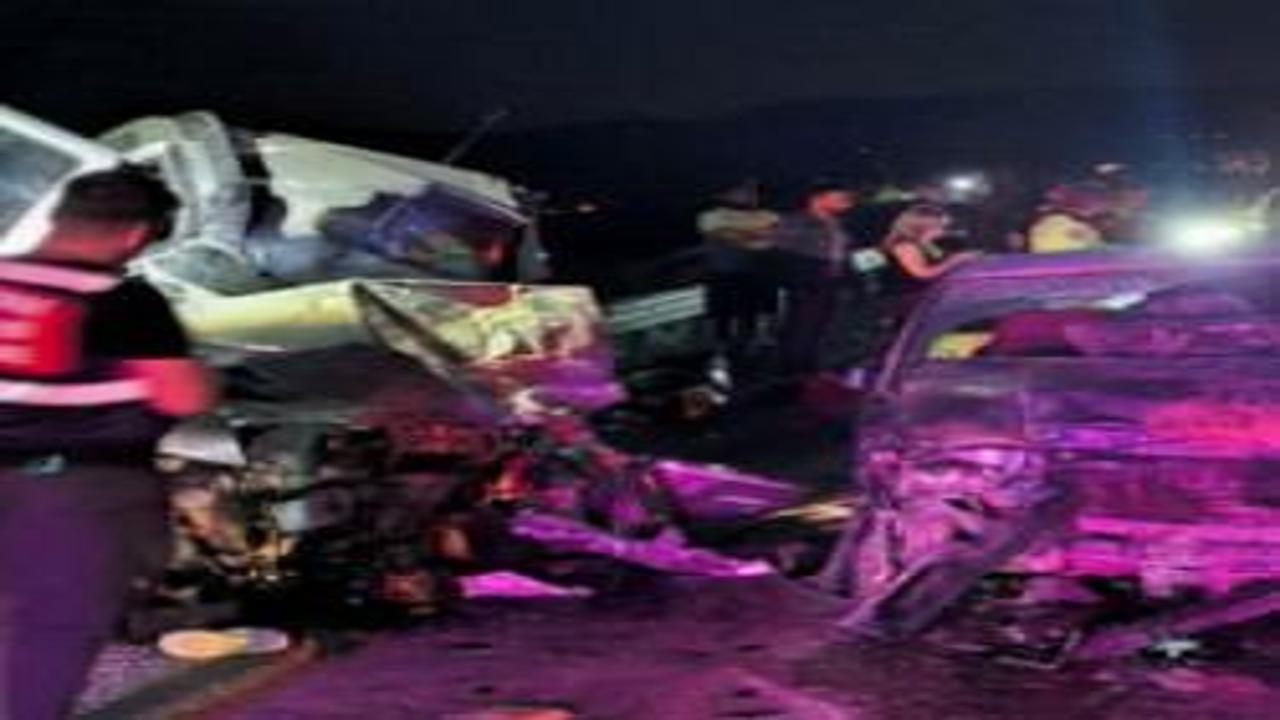 Mersin'de 3 aracın karıştığı zincirleme kazada 1 ölü, 5 yaralı