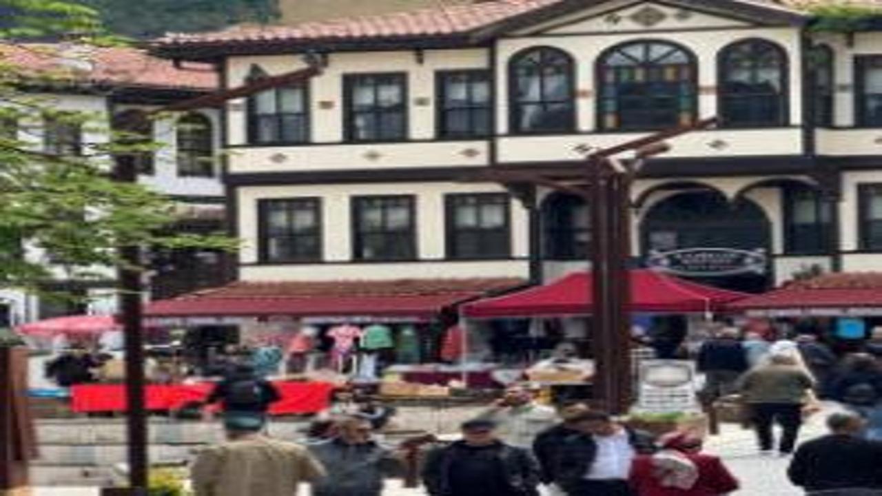 Sakarya’nın Birleşmiş Milletler’den ödüllü Taraklı ilçesinde bayram tatili yoğunluğu