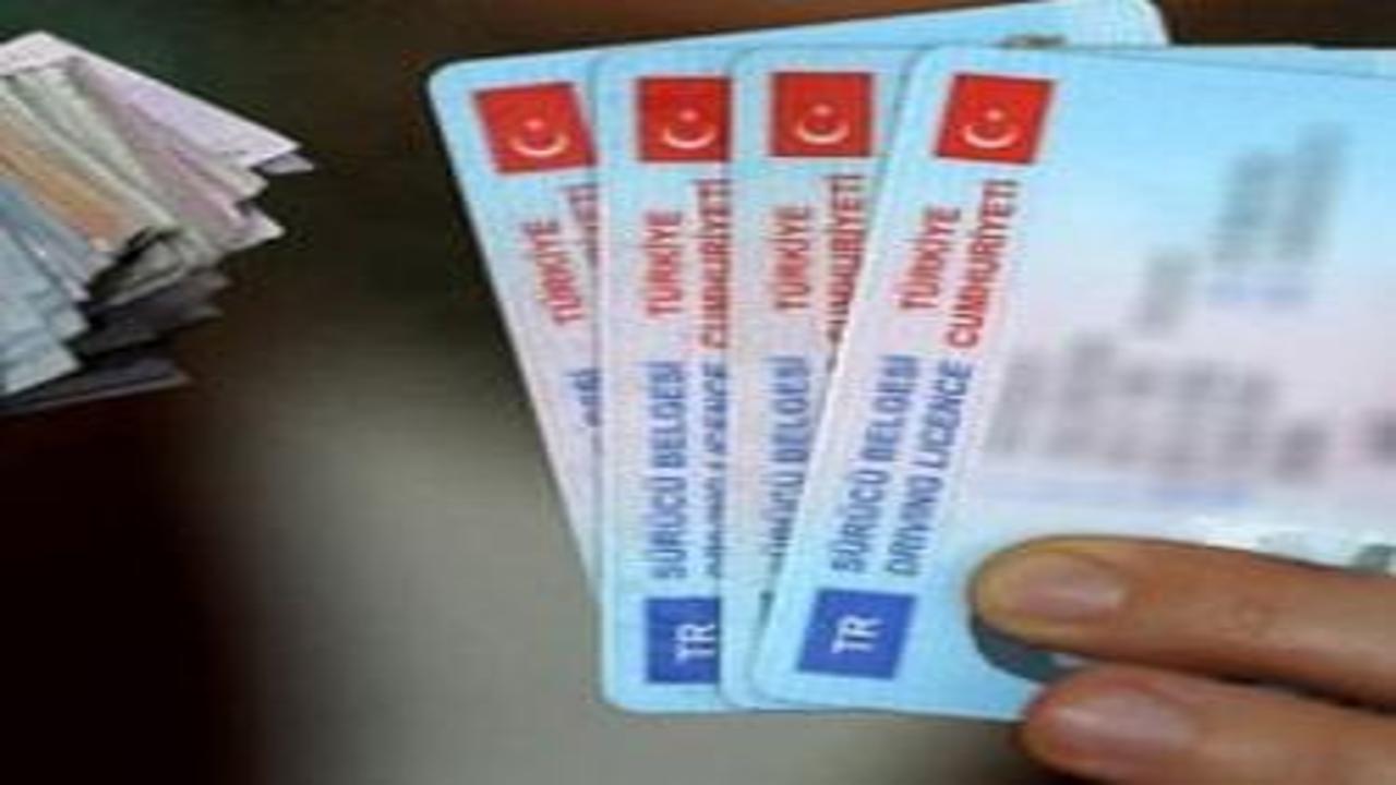 2 kez yapanın ehliyeti gidiyor! Bu hareket trafikten men edi