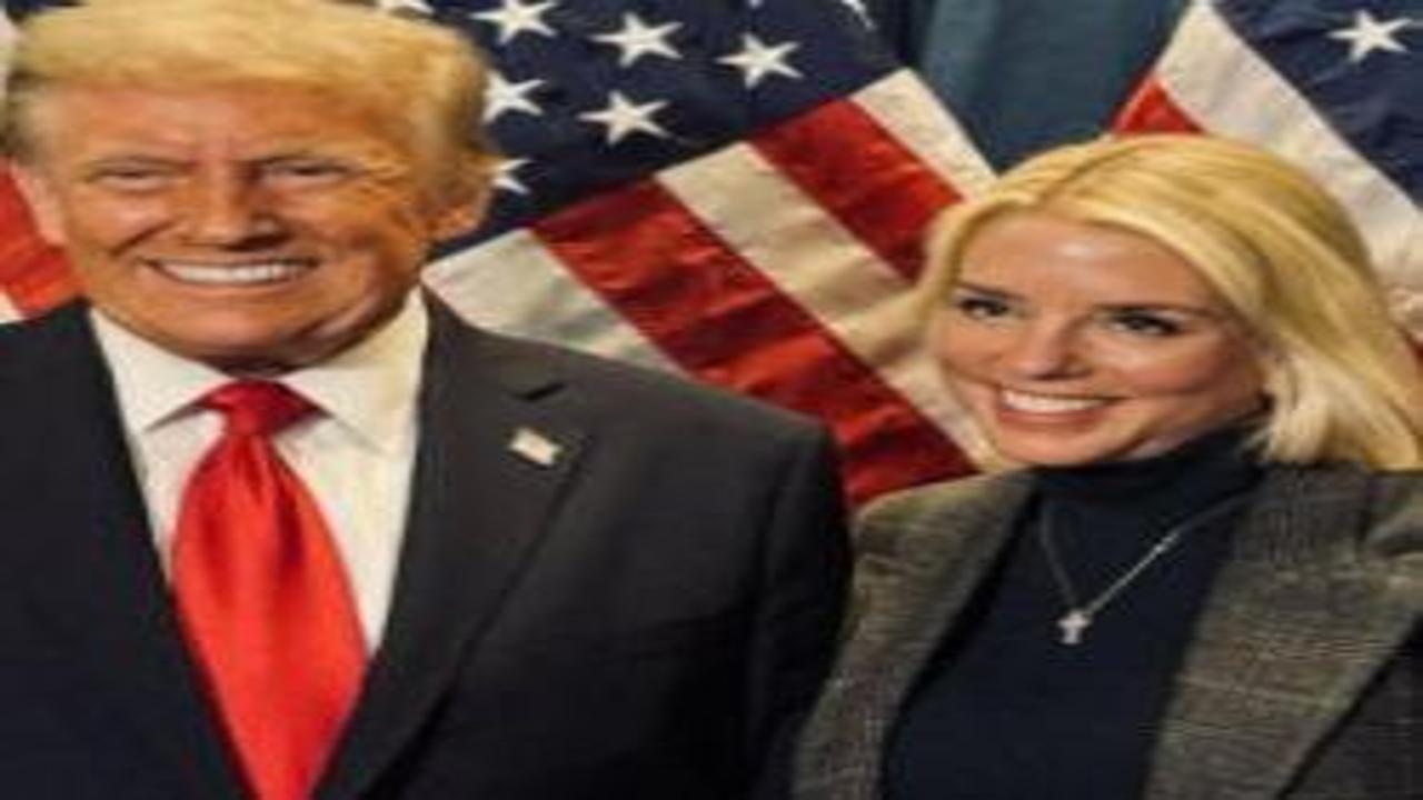 Trump kanserle savaşan Bondi'yi yeniden atadı