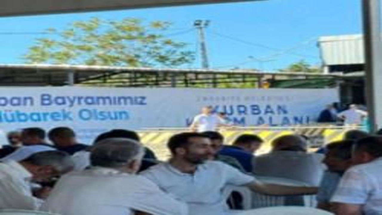 Ümraniye'de kurban kesimleri hijyenik şartlarda yapıldı