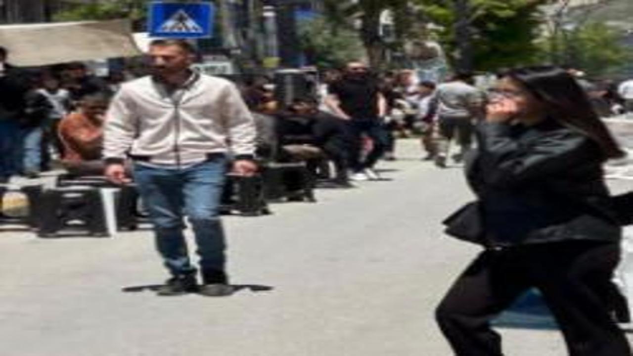 Van’da bayram yoğunluğu: Caddeler doldu taştı