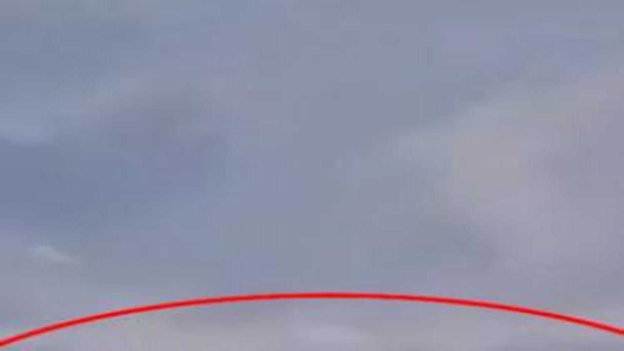 Balıkçıları taciz eden Yunan botu Türk denizaltısını görünce kaçtı