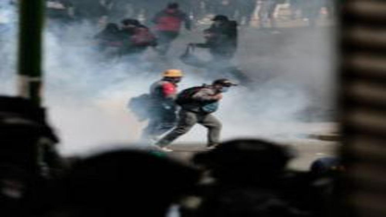 Bolivya'yı karıştıran protesto! İki bakan istifa etti