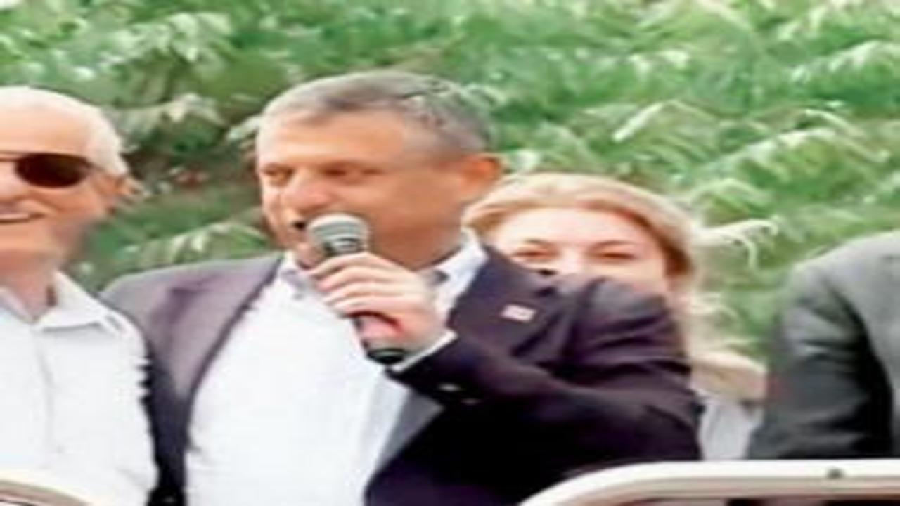 Özgür Özel'in kürsüye çıkardığı ismin KKTC sicili
