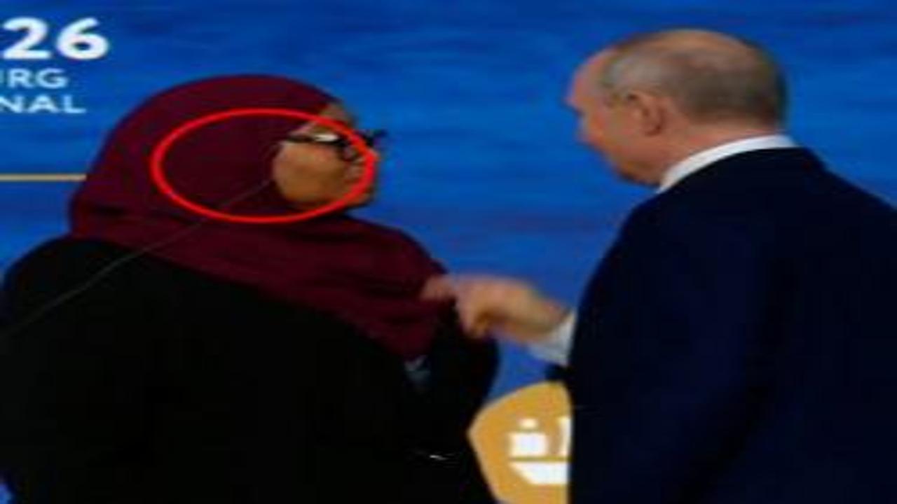 Putin'in canlı yayında mikrofon müdahalesi sosyal medyada gündem oldu