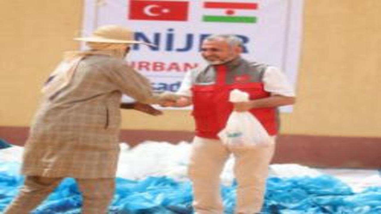 Sadakataşı 1 milyon kişiye kurban eti ulaştırdı