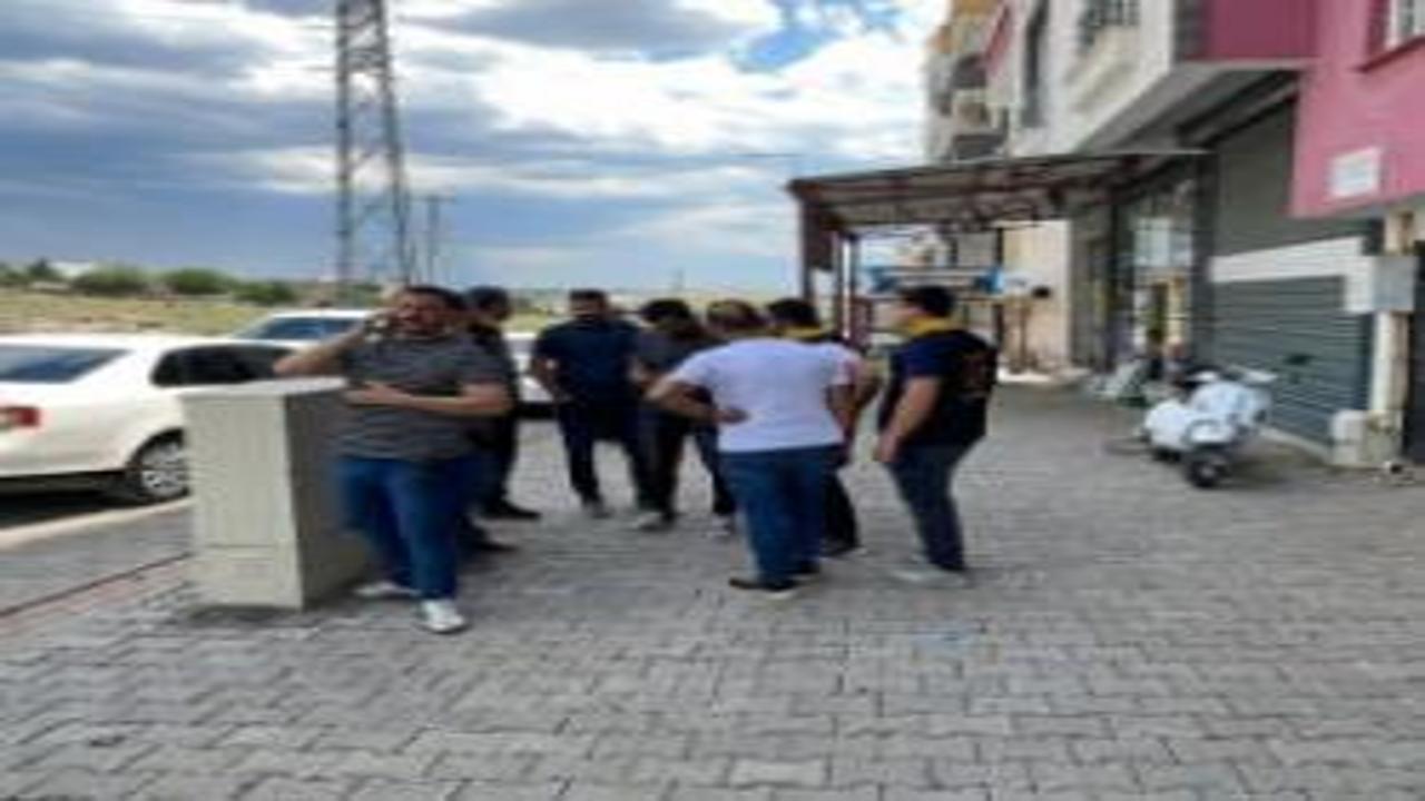 Şanlıurfa'da tartıştığı eşi ve kızını tabancayla vurup kaçtı
