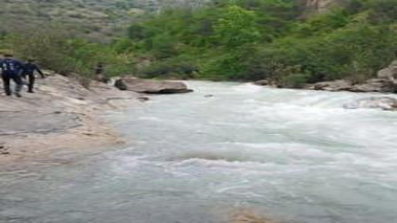 Serinlemek için Eğlence Çayı'na giren genç bir haftadır bulu