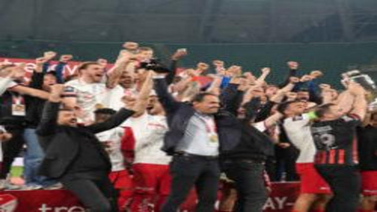 Tarihi final öncesi başkandan takıma söz! Ömür boyu tüm masrafları karşılaşacak